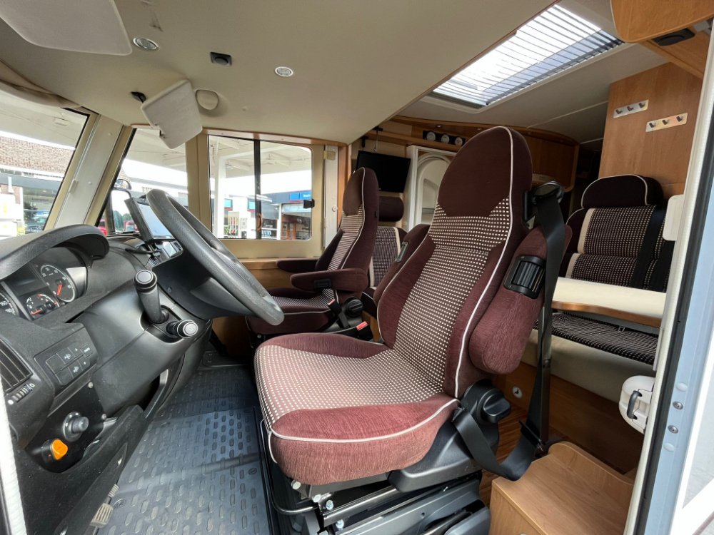 2013 Dethleffs Globebus I 004 photo 11