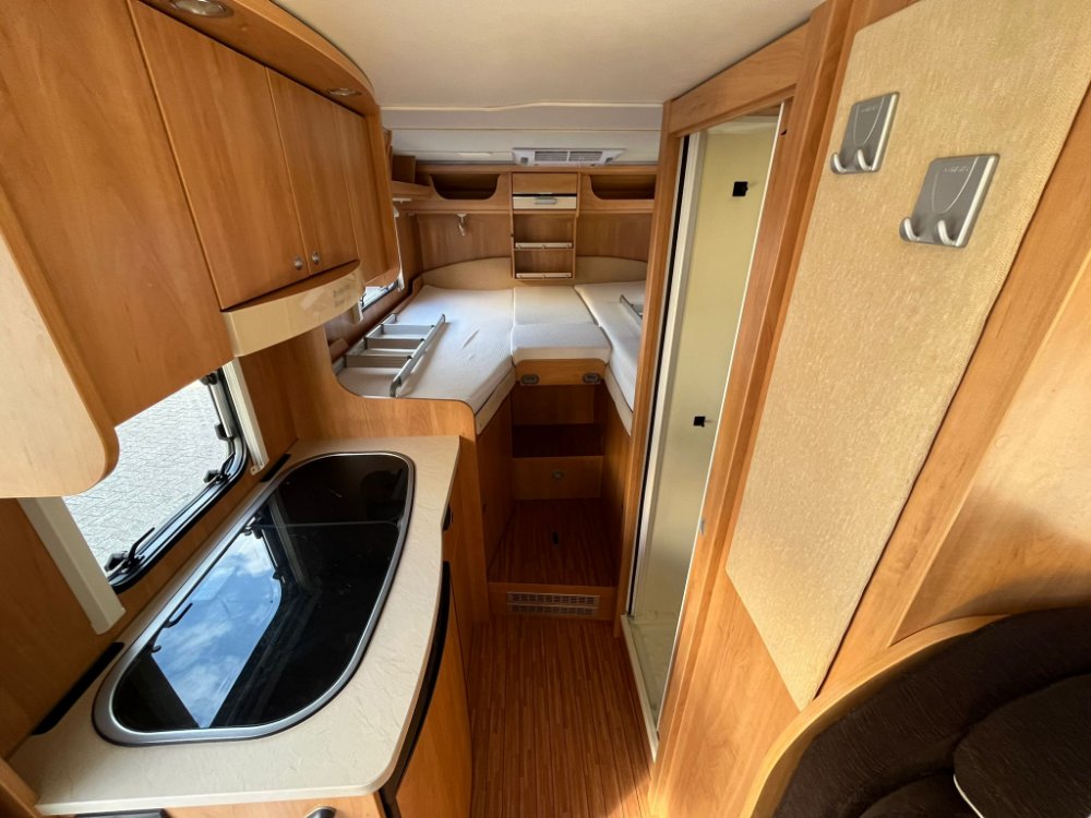 2013 Dethleffs Globebus I 004 photo 12