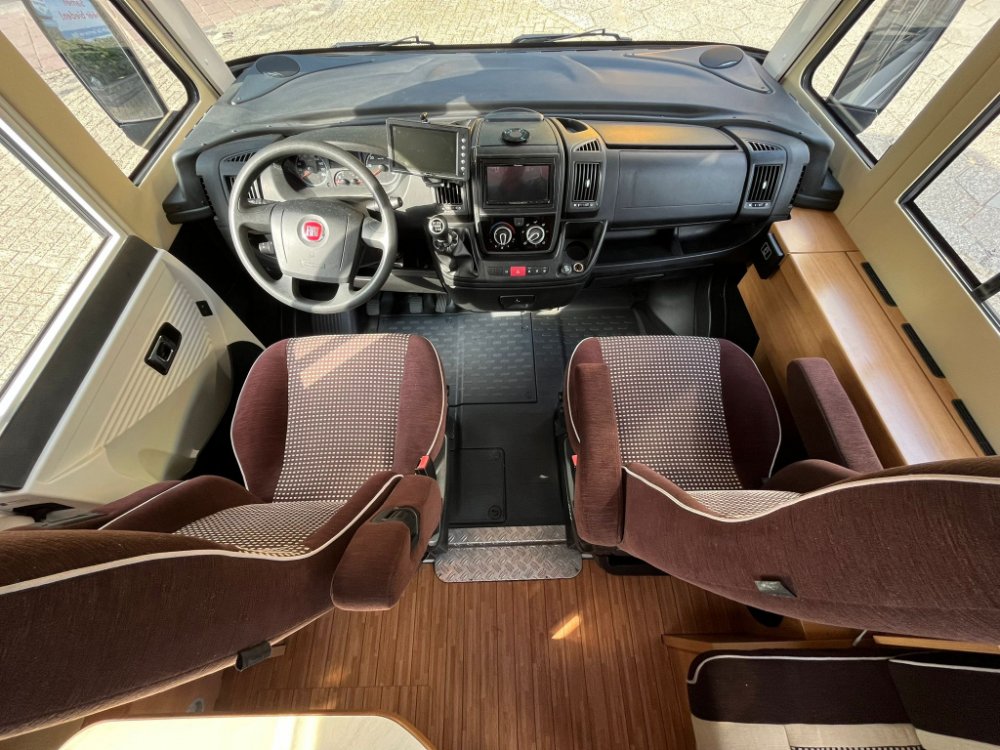 2013 Dethleffs Globebus I 004 photo 8