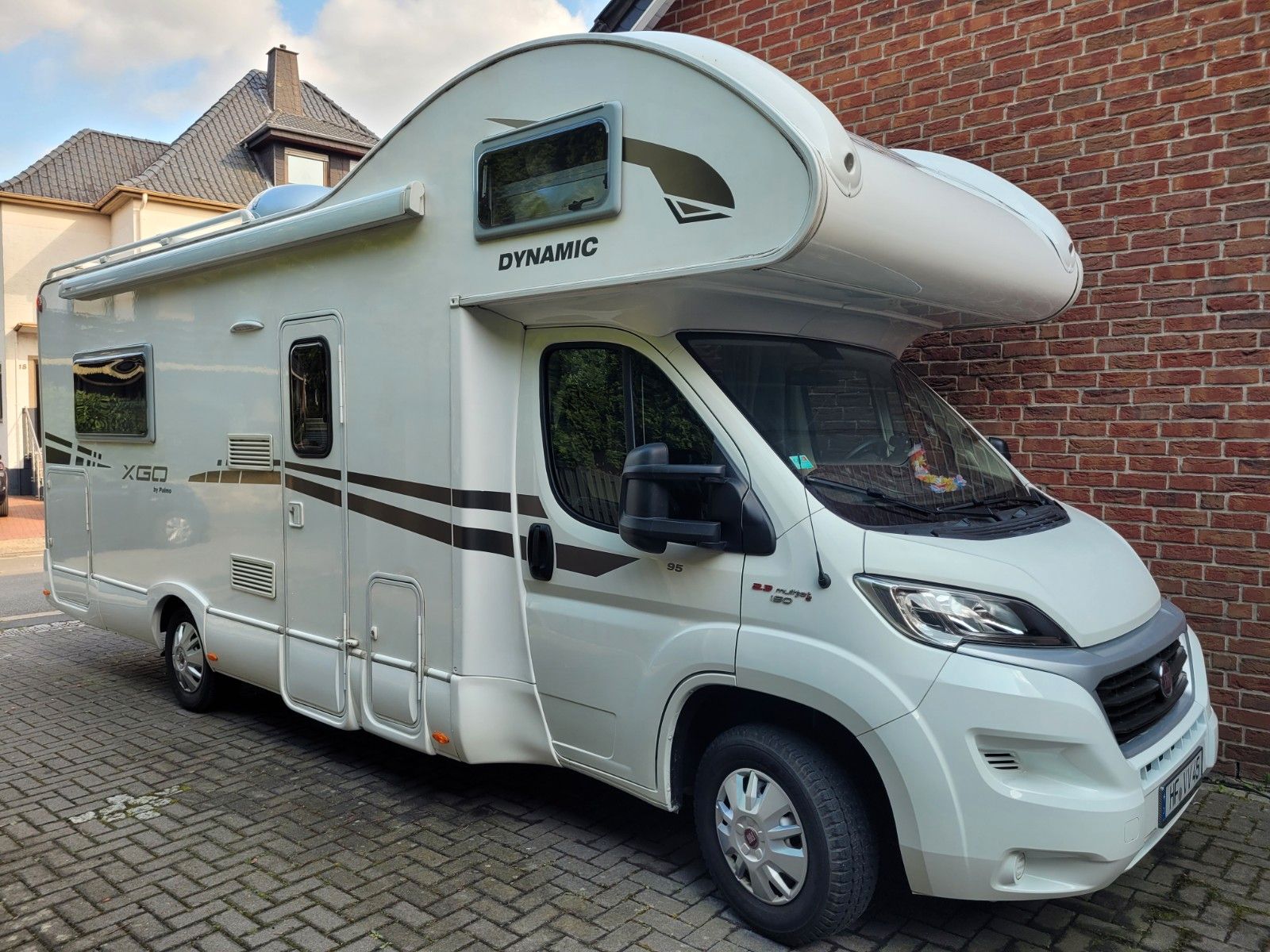 2017 XGO Dynamic 95G Alcove Motorhome photo 2