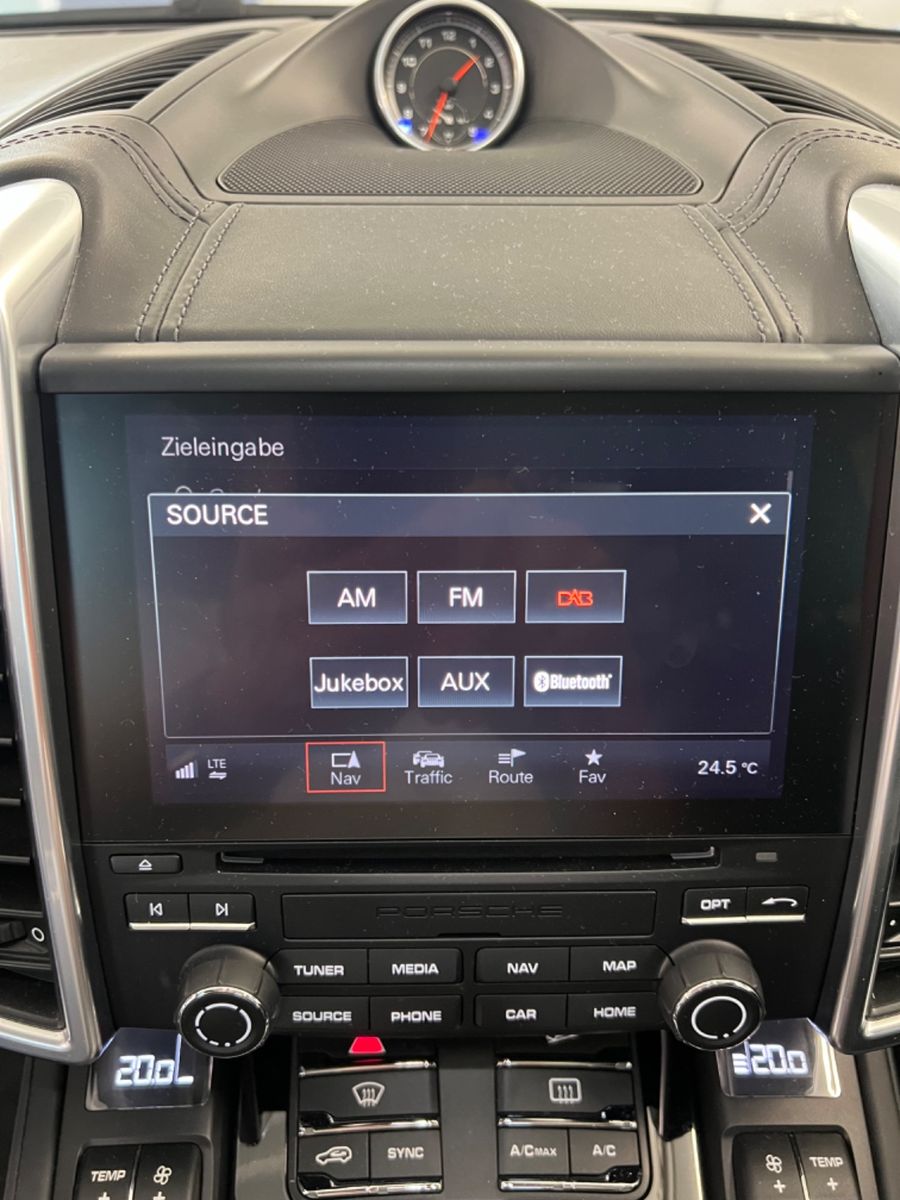 2017 Porsche Cayenne S Diesel Platinum Edition photo 2