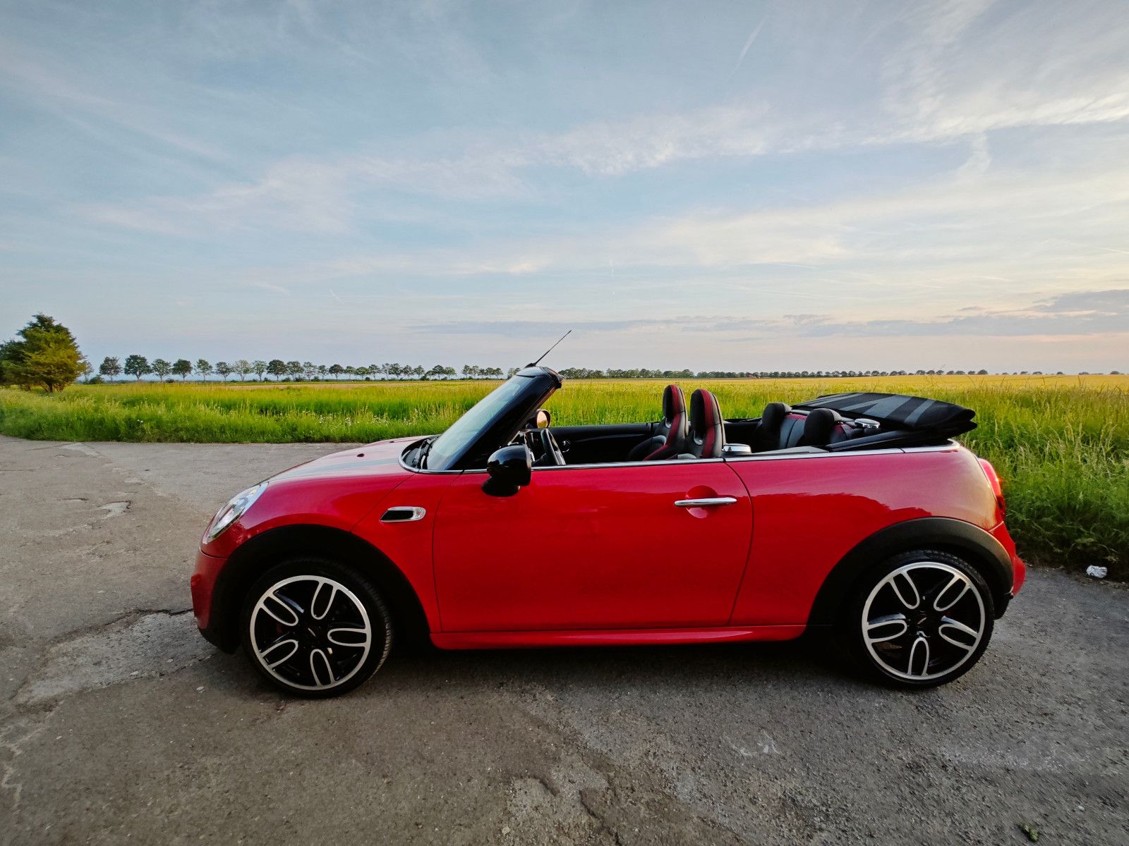 2018 MINI John Cooper Works Cabrio photo 5