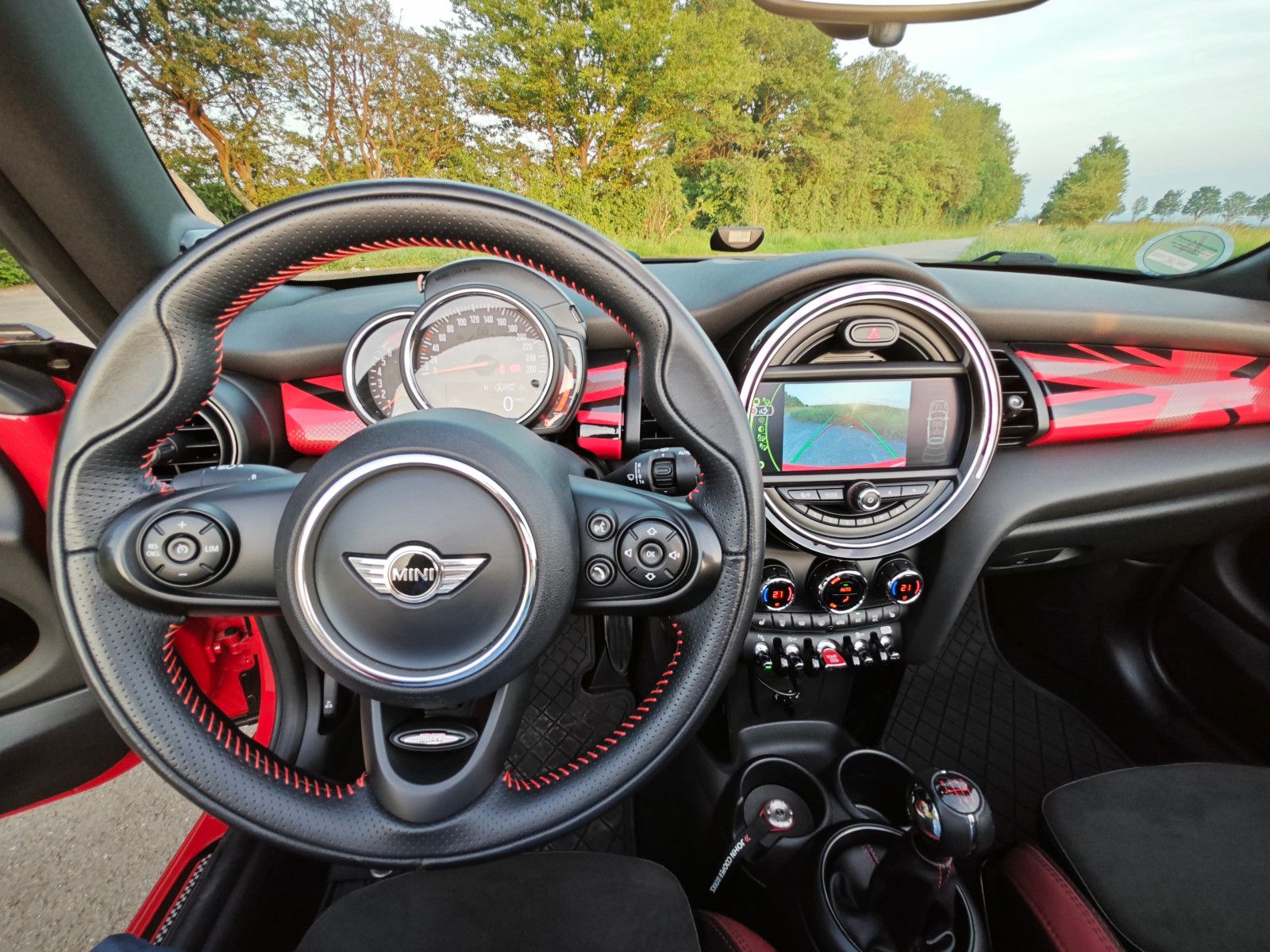 2018 MINI John Cooper Works Cabrio photo 6