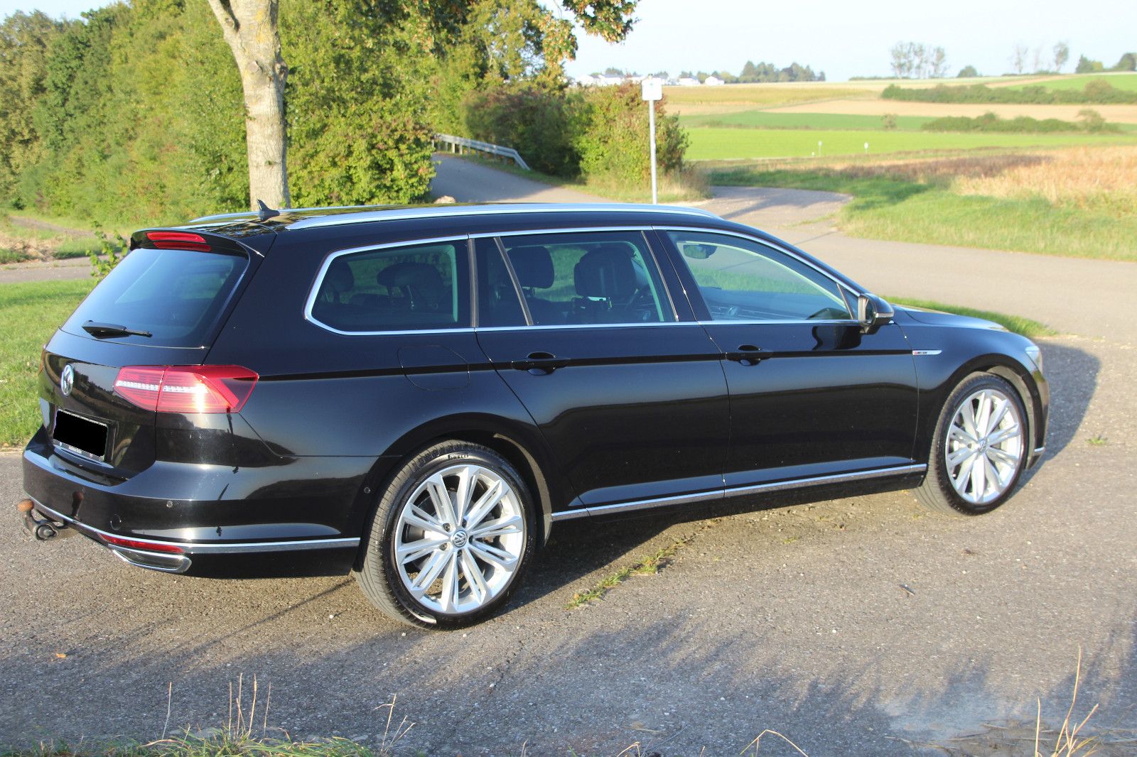 2018 Volkswagen Passat Variant 2.0 TDI SCR photo 4