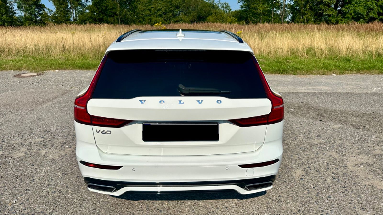 2019 Volvo V60 T5 Geartronic R Design photo 4