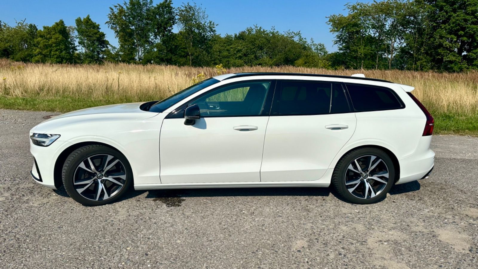 2019 Volvo V60 T5 Geartronic R Design photo 7