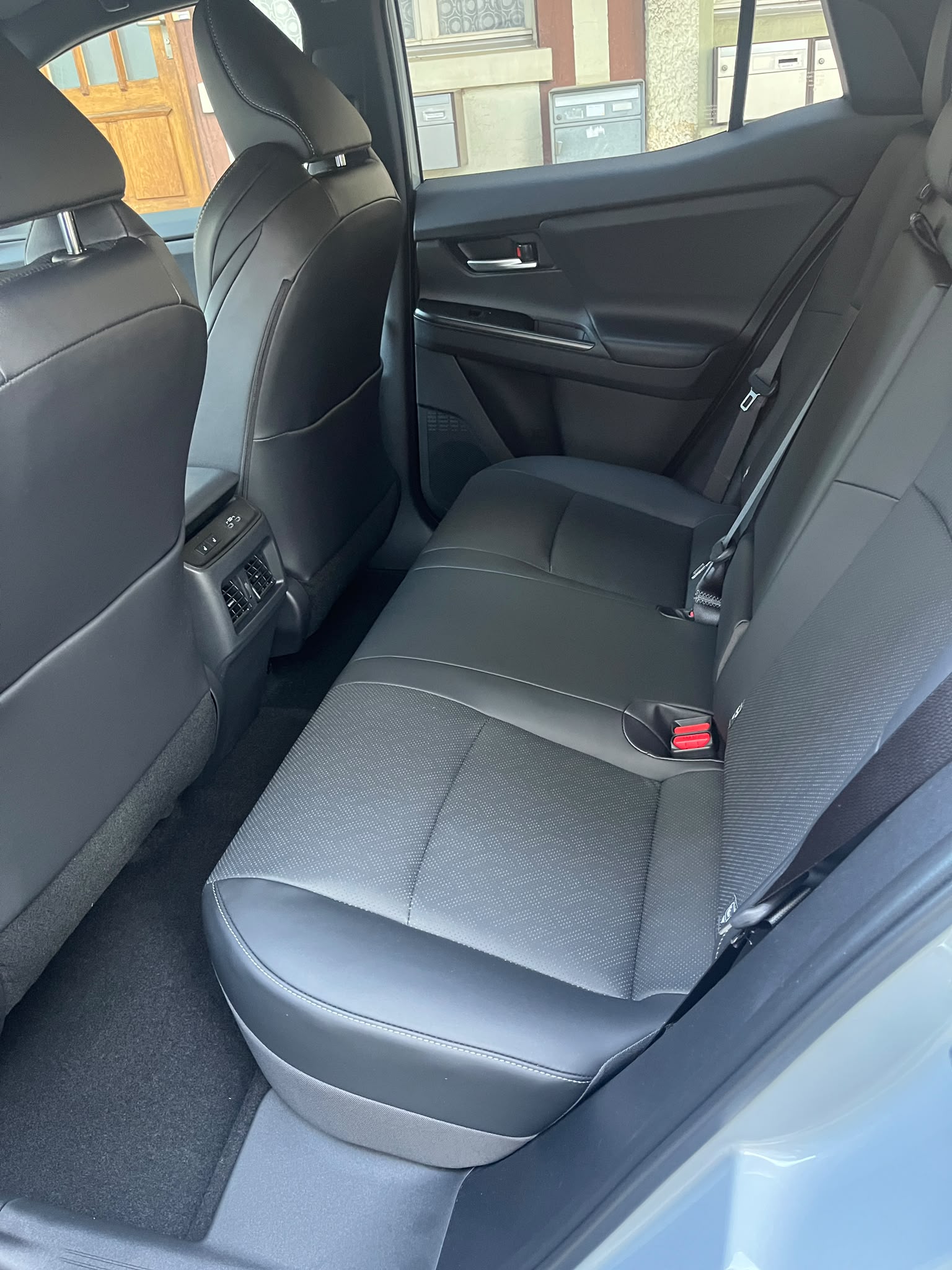 2026 Subaru Uncharted eV Classic AWD photo 8