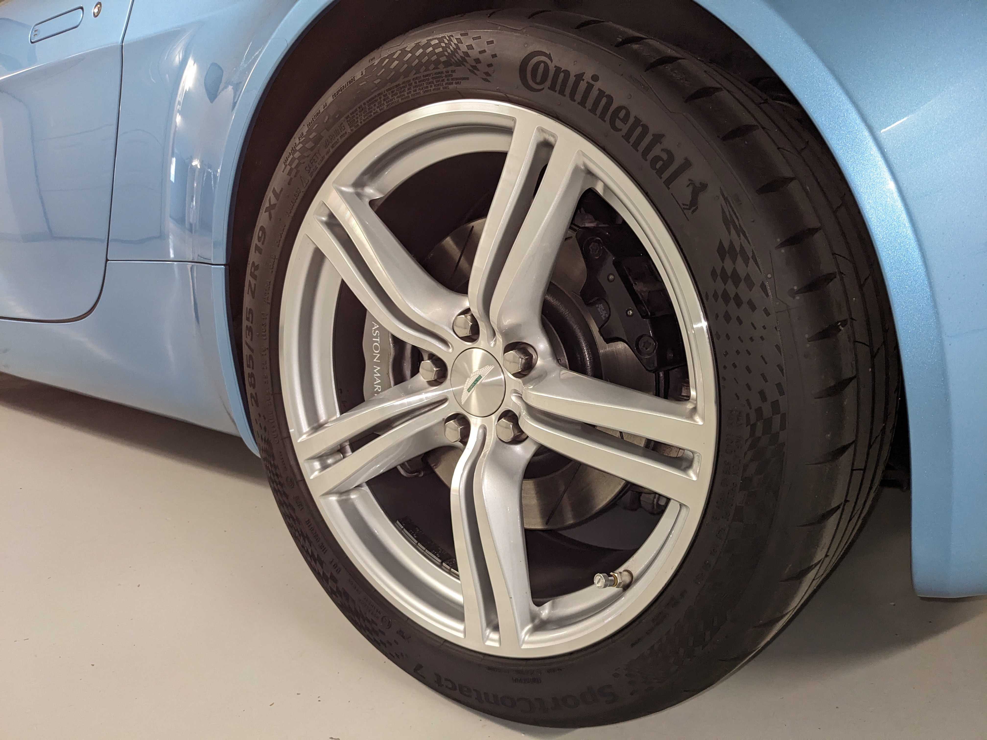 ASTON MARTIN 4.7 Sportshift photo 13