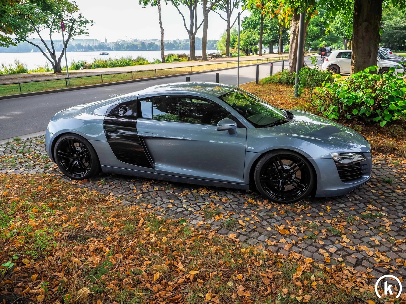 Audi R8 4.2 V8 Coupé Jet Blue photo 2