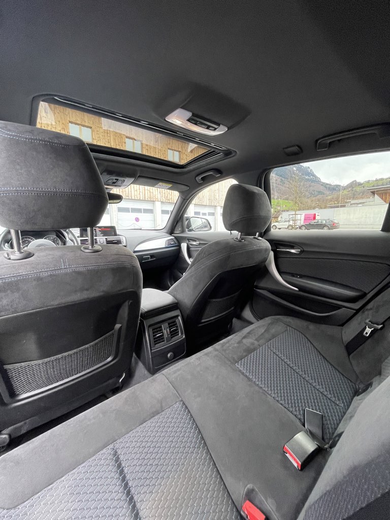BMW 120d xDrive photo 12
