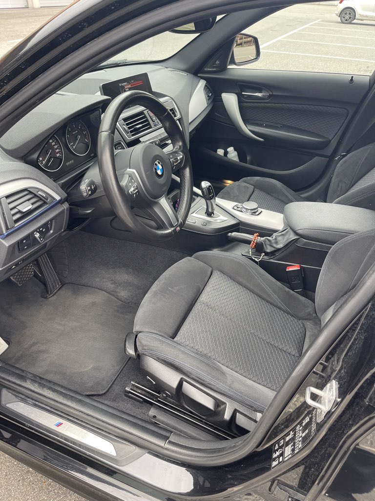 BMW 120d xDrive photo 3