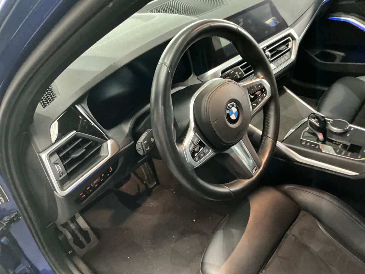 BMW 320d Touring M Sport photo 6