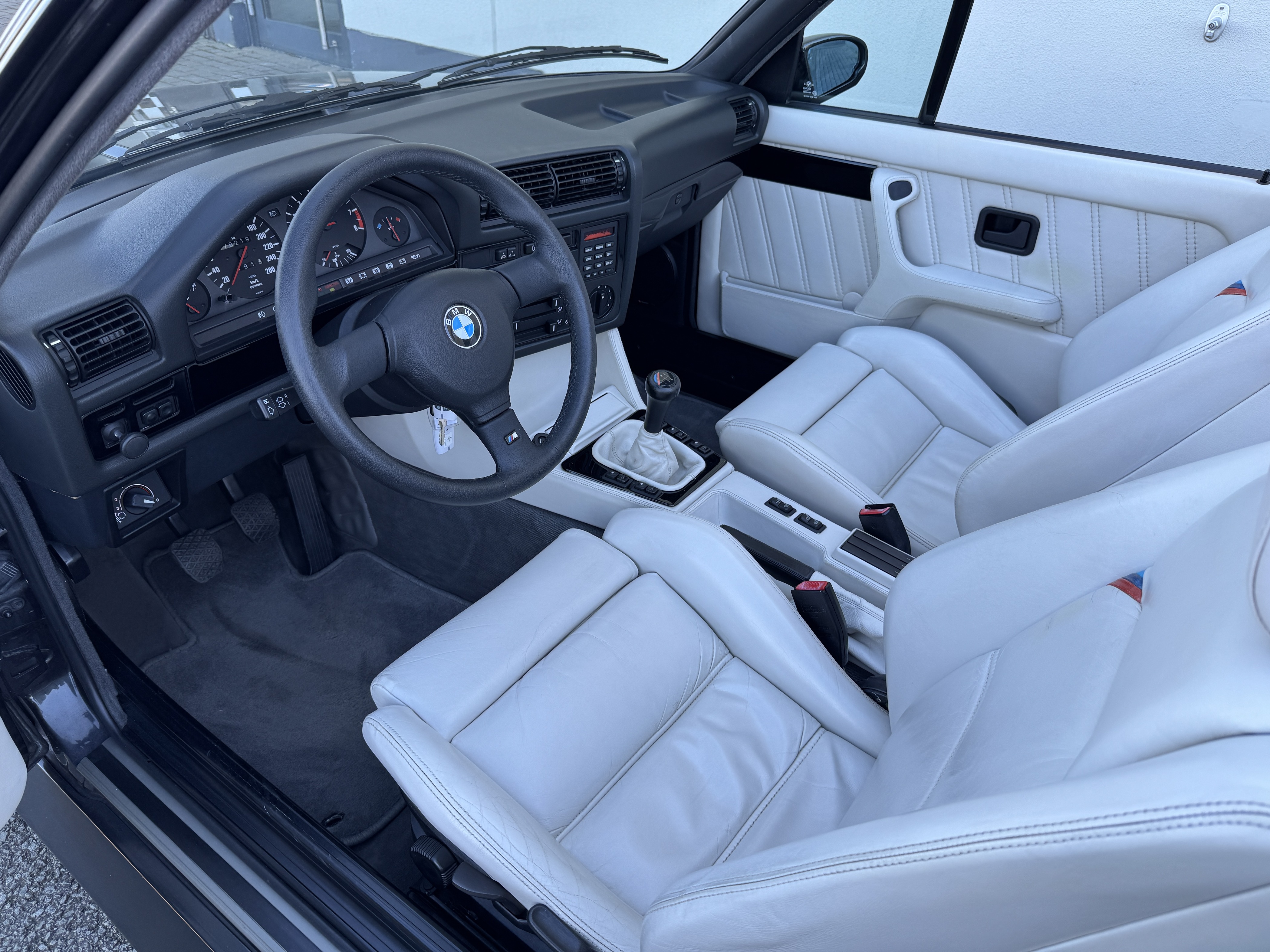 BMW M3 Cabrio E30 (BMW M3 E30 Cabrio) photo 14
