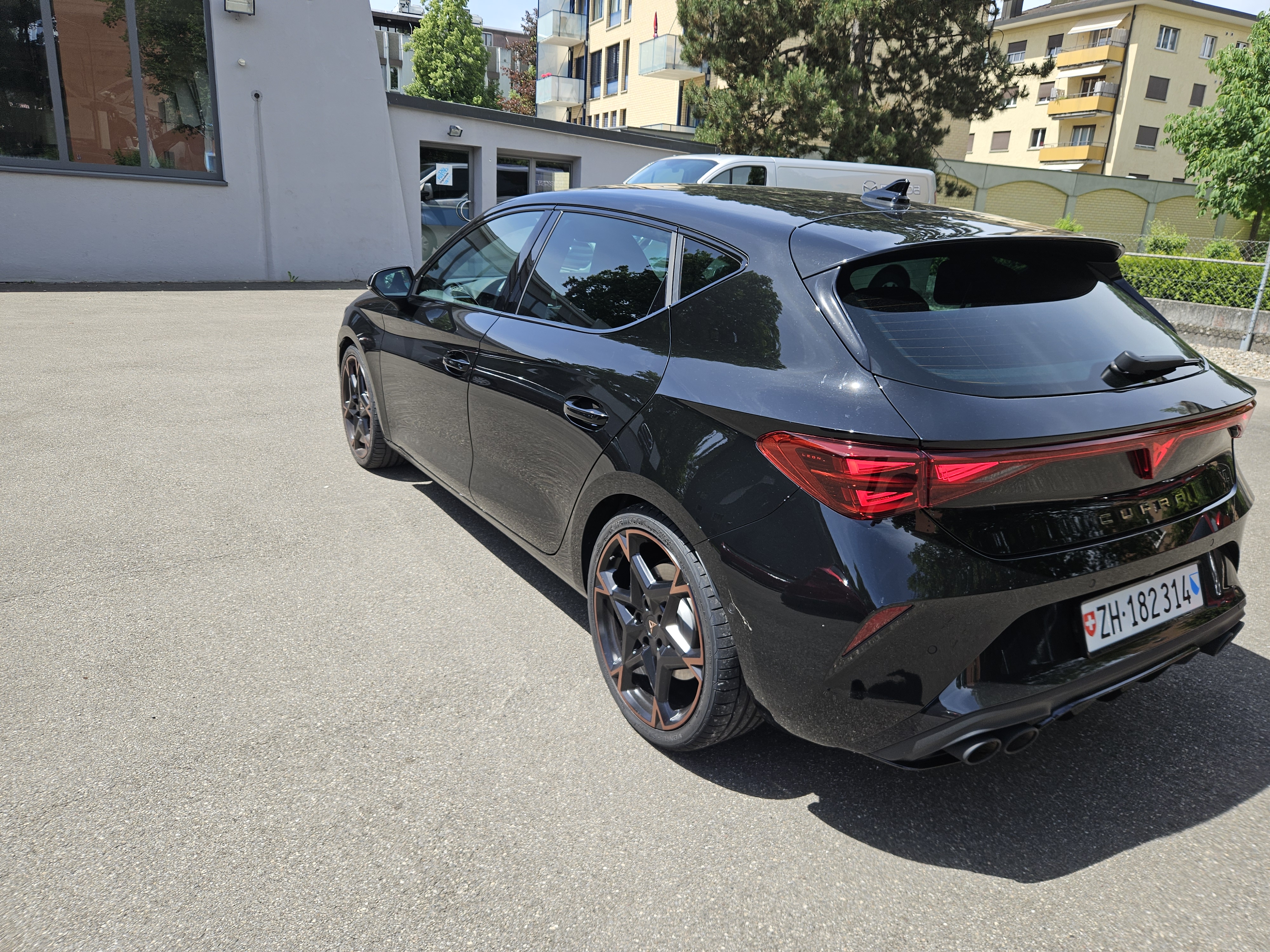 CUPRA Leon 2.0 TSI 300 VZ DSG – Black photo 13
