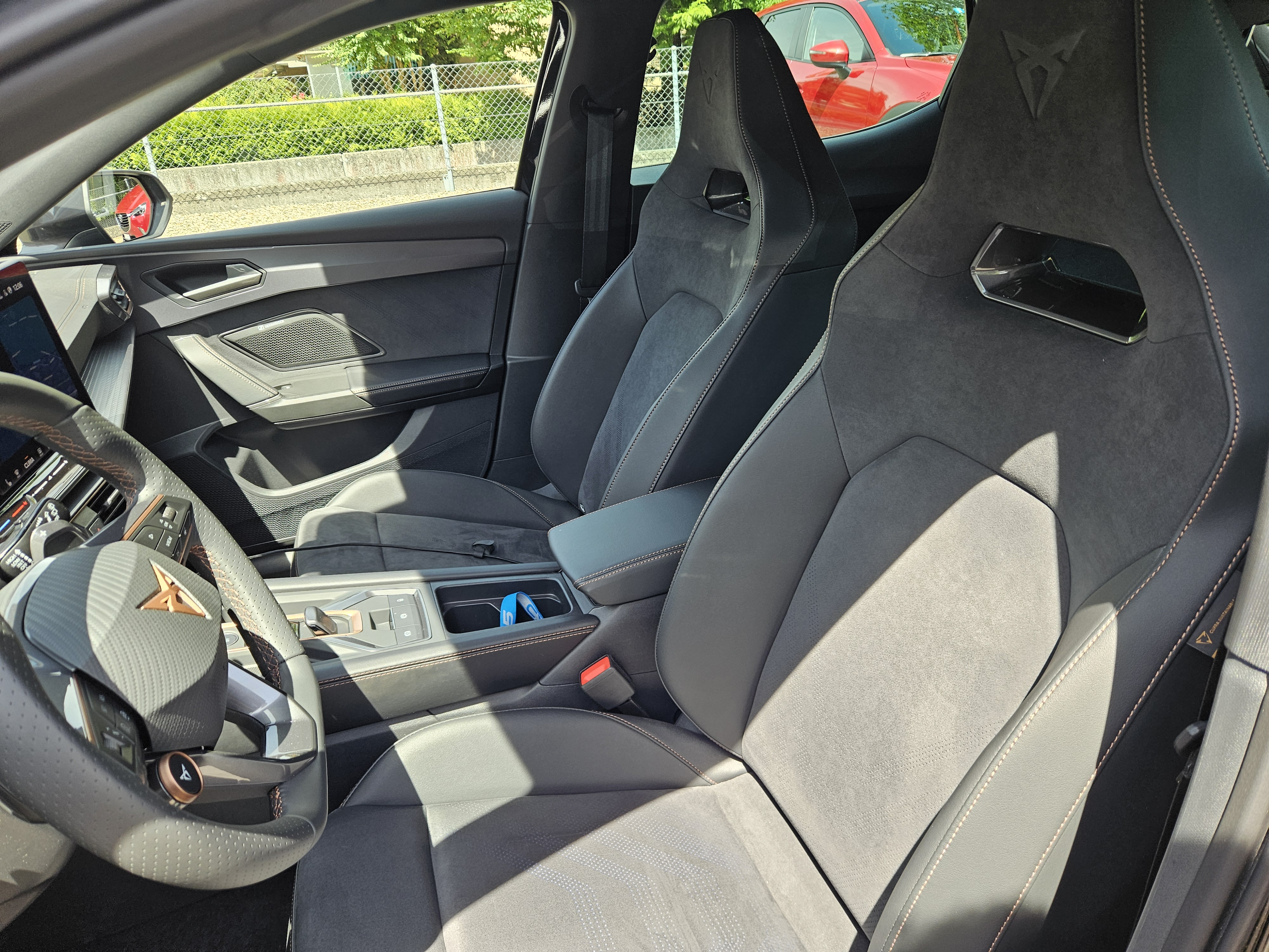 CUPRA Leon 2.0 TSI 300 VZ DSG – Black photo 3