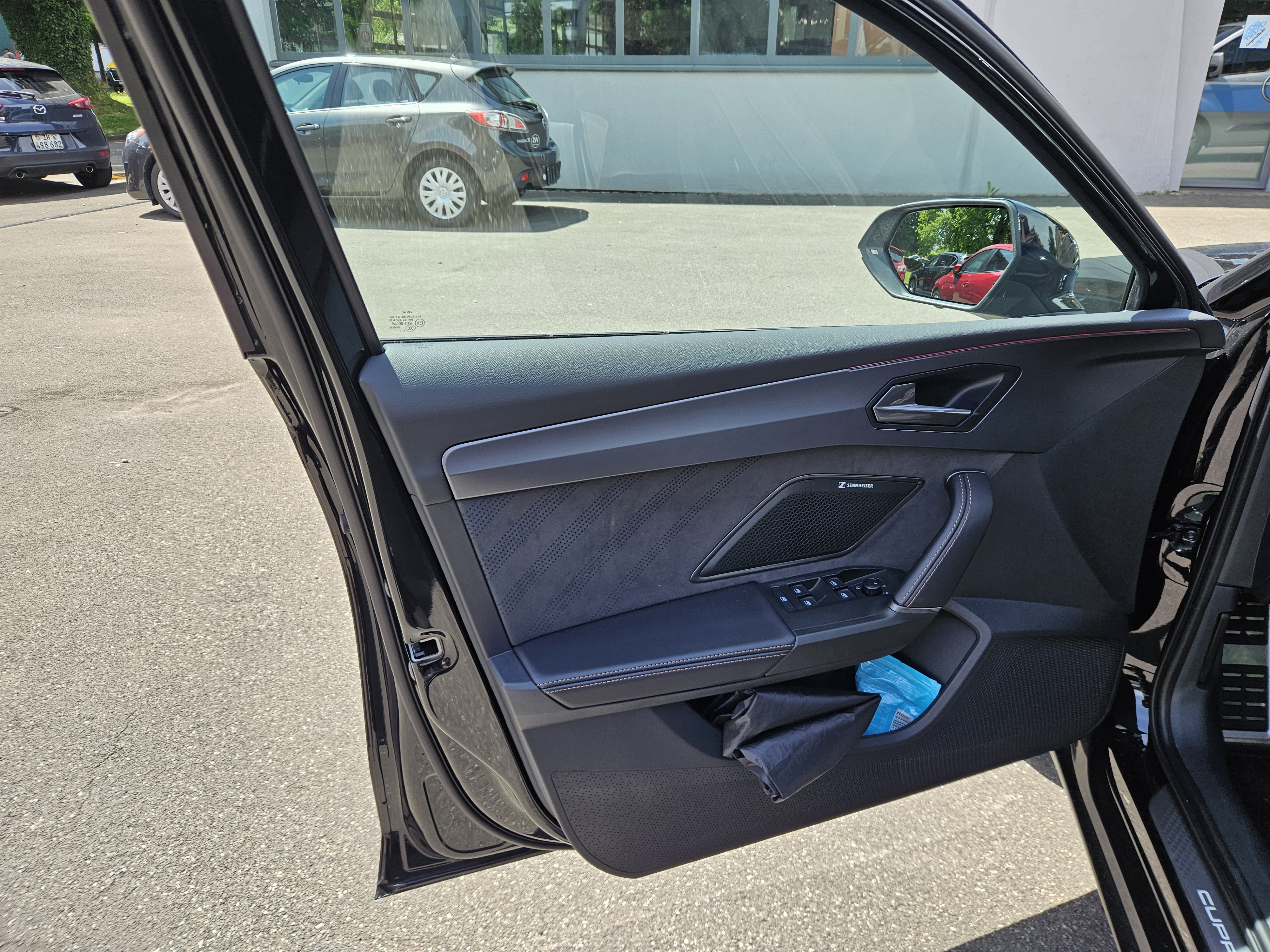 CUPRA Leon 2.0 TSI 300 VZ DSG – Black photo 4
