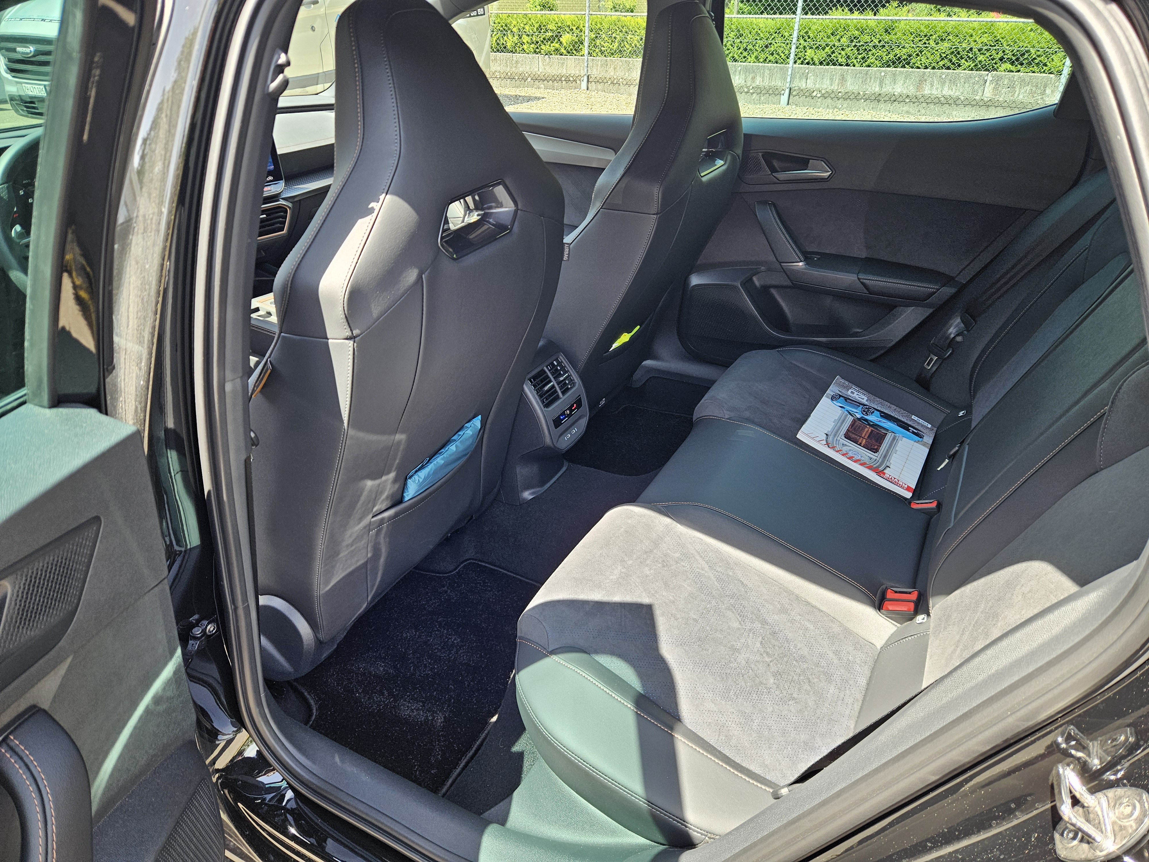 CUPRA Leon 2.0 TSI 300 VZ DSG – Black photo 5
