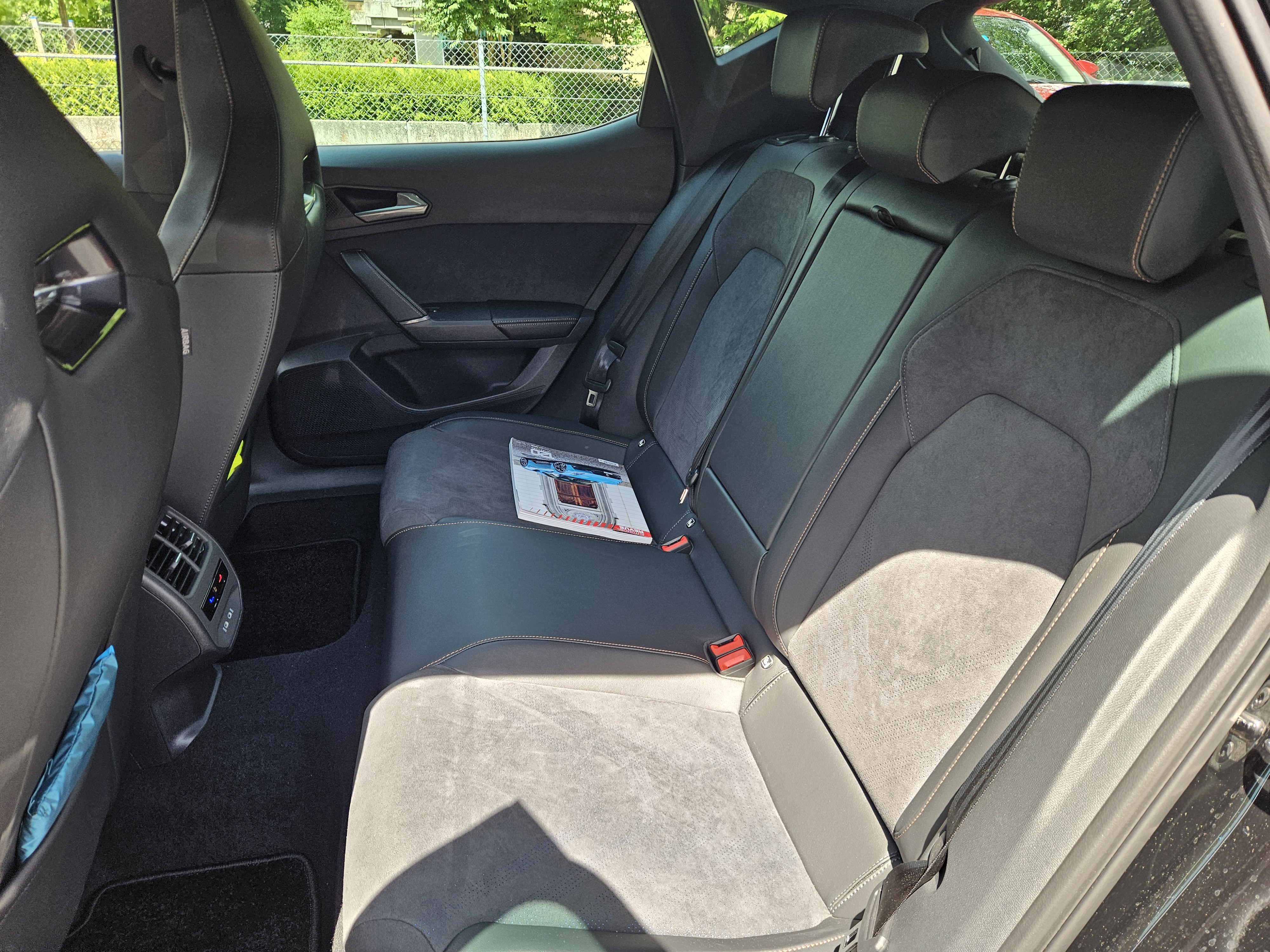 CUPRA Leon 2.0 TSI 300 VZ DSG – Black photo 6