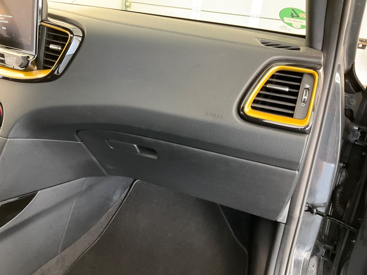 Kia XCeed 1.4 TGDI Launch Edition photo 28