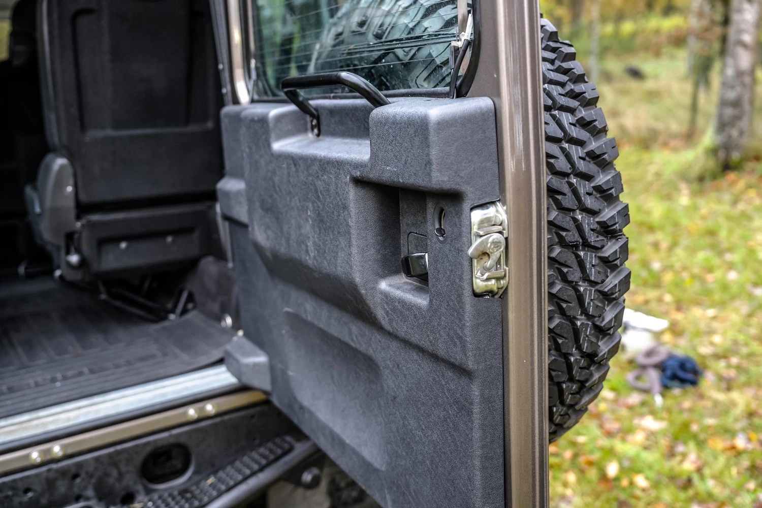 Land Rover Defender 110 Rough II Limited Edition photo 26