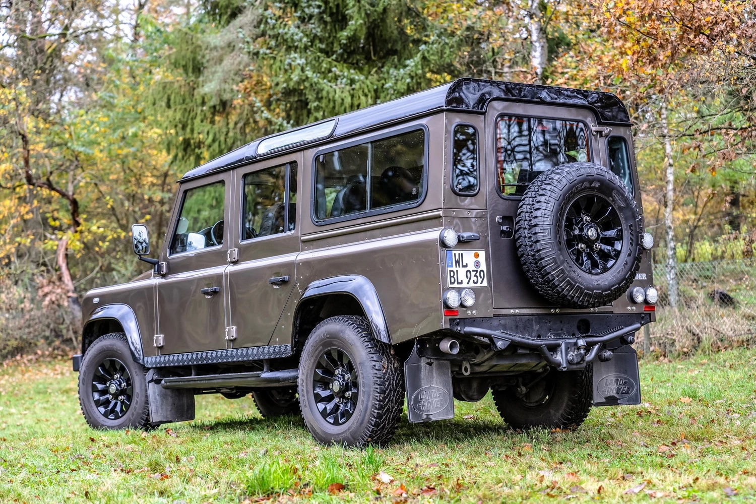 Land Rover Defender 110 Rough II Limited Edition photo 9