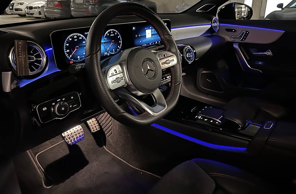 Mercedes A250 AMG Line photo 3