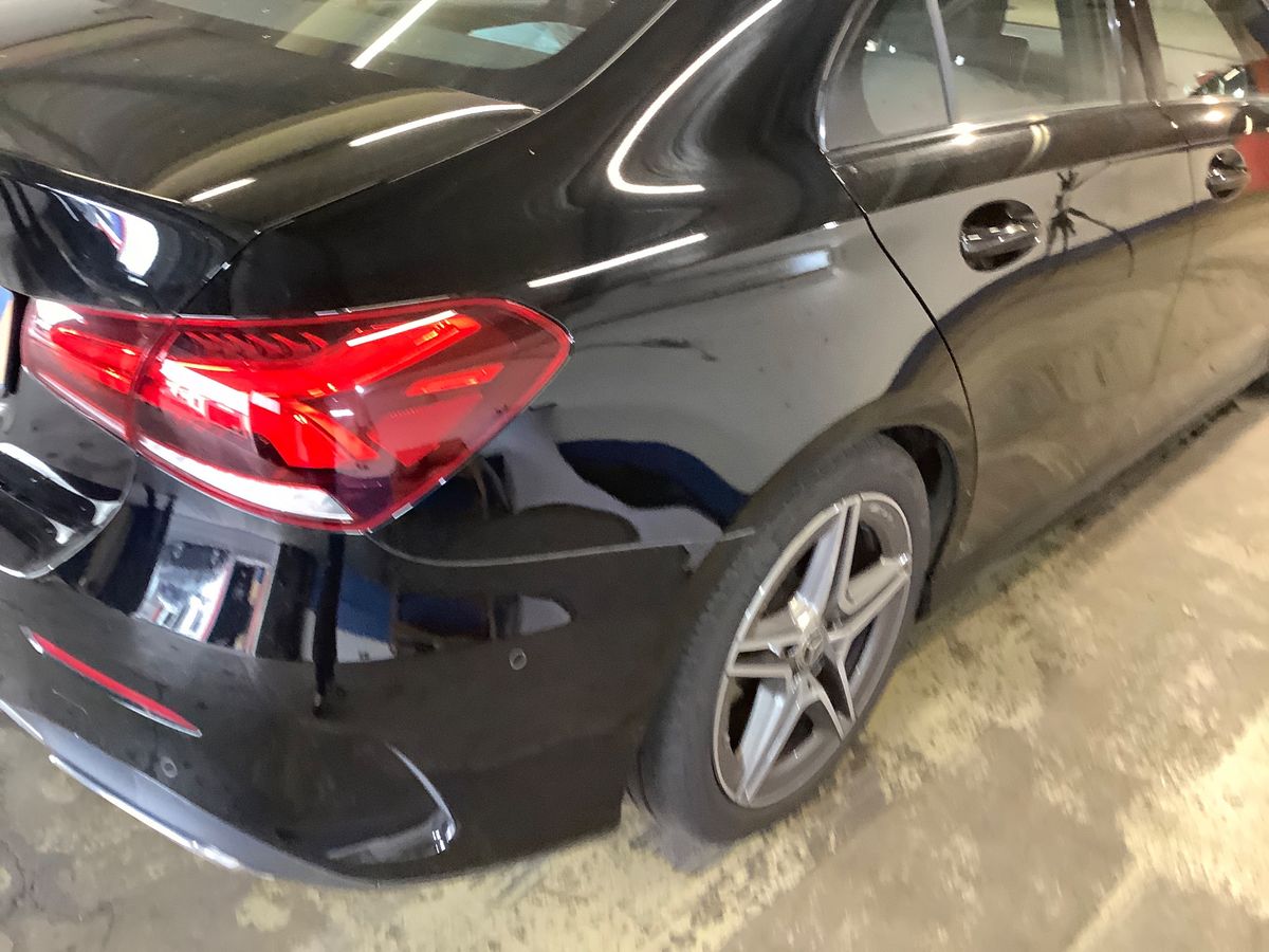 Mercedes-Benz A 200 AMG Line Sedan photo 10