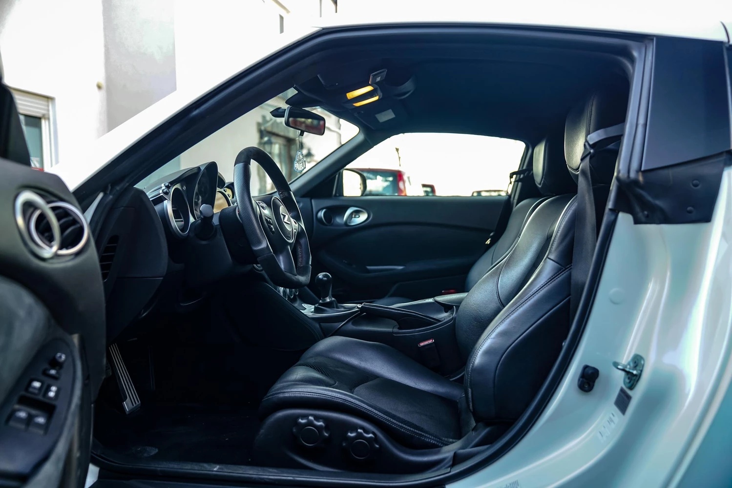 Nissan 370Z Coupé (2014) photo 23