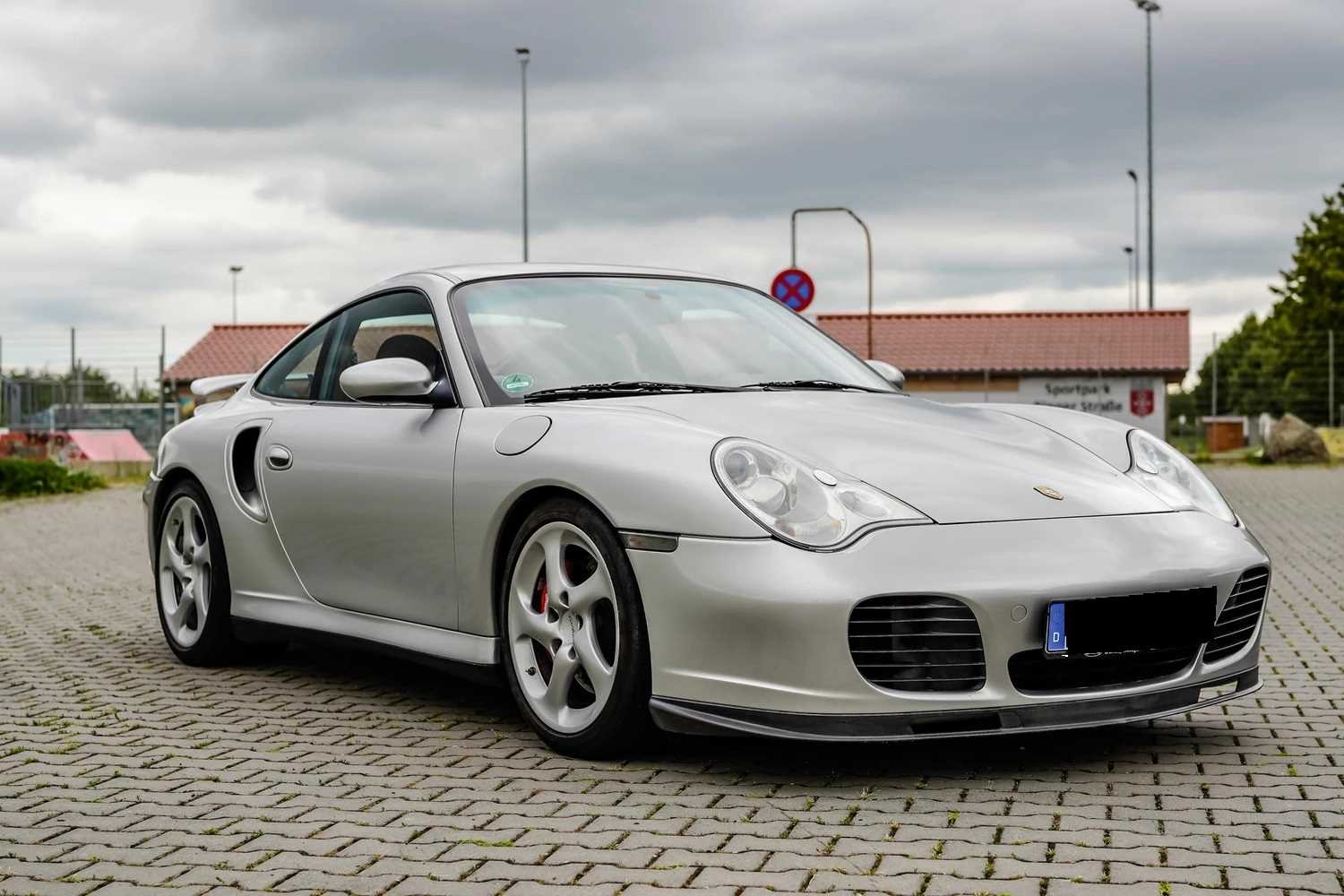 Porsche 996 Turbo - 2001 photo 11