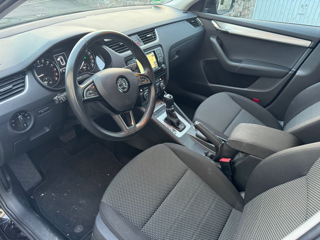 Skoda Octavia 2.0 TDI DSG (2016) photo 8