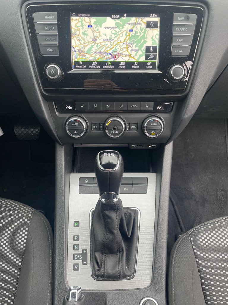 Skoda Octavia 2.0 TDI DSG (2016) photo 9