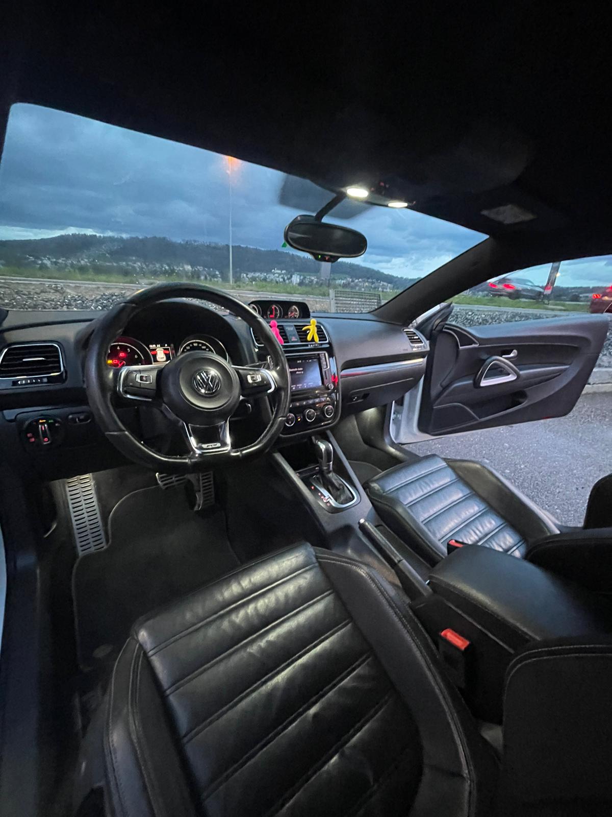 VW Scirocco 2.0 TSI R-Line Package photo 2