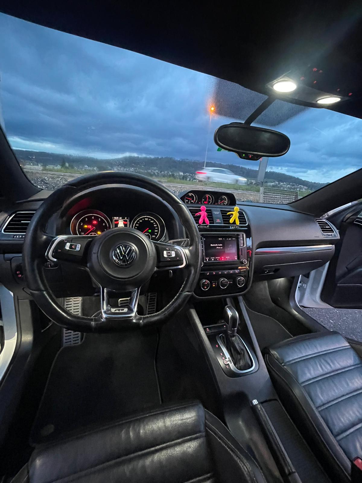 VW Scirocco 2.0 TSI R-Line Package photo 3